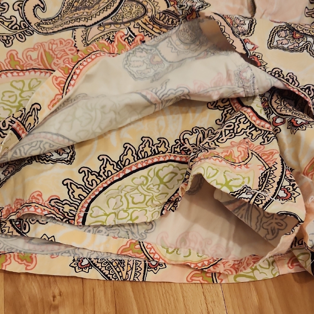 Vibrant Paisley Print Shorts - Picture 6 of 9